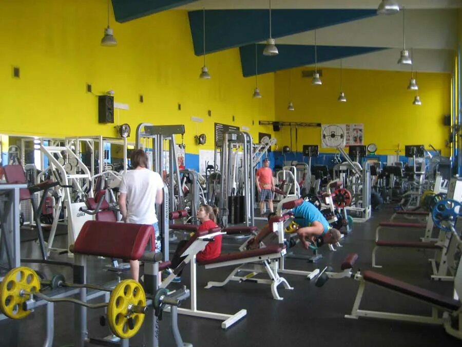 тренажерный зал труд. стадион труд волгодонск тренажерный зал. фитнес зал. труд спортзал тольятти. тренажерный зал.