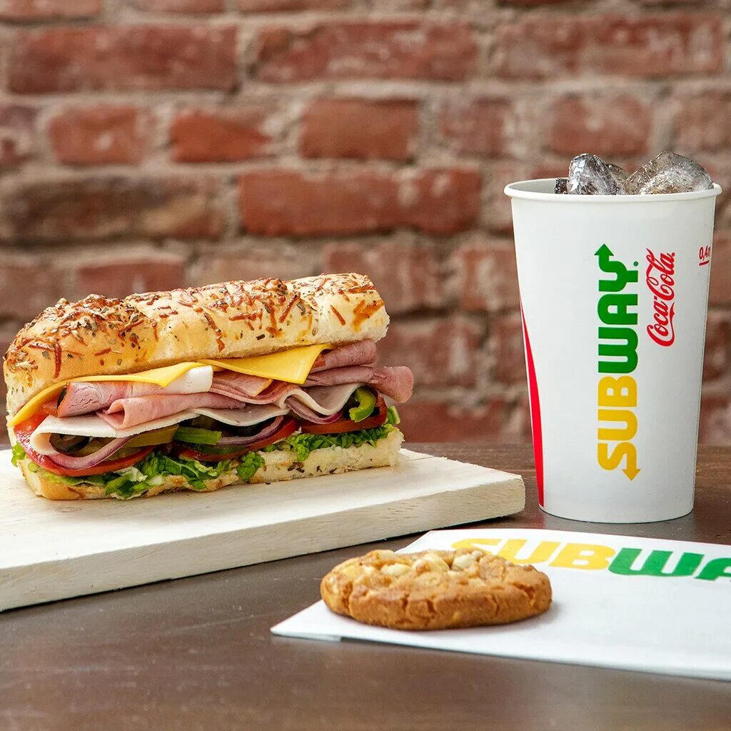 Subway Питер. Subway фаст фуд. Фаст фуд сэндвичи Subway. Subway сеть ресторанов сети быстрого питания. Фаст фуд спб