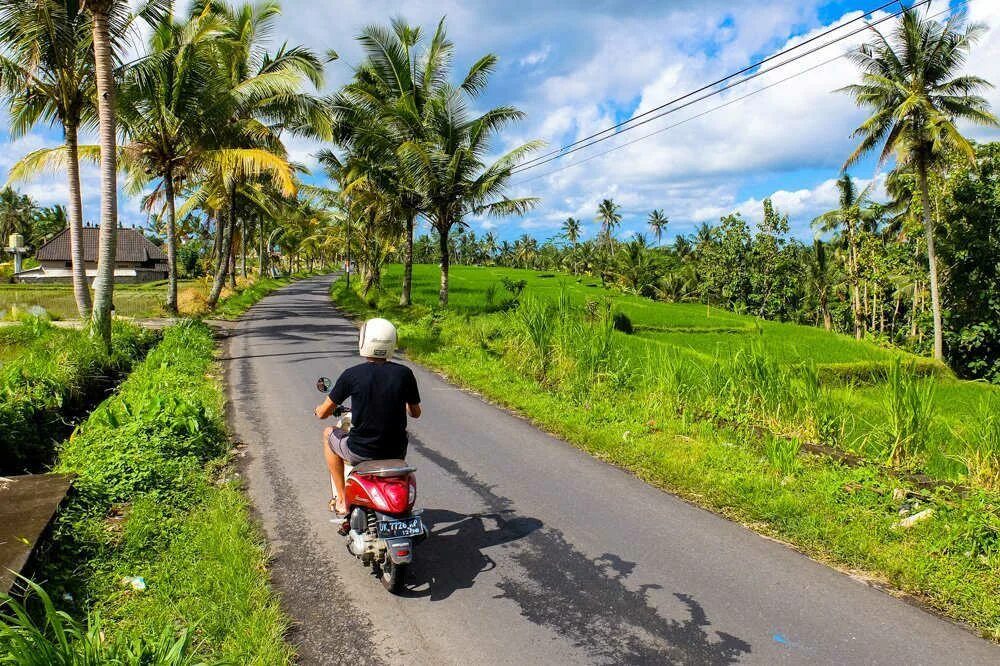 Бали дорого. Байк на Бали. Бали дороги. Денпасар Бали Чангу. Мотоциклы на Бали.