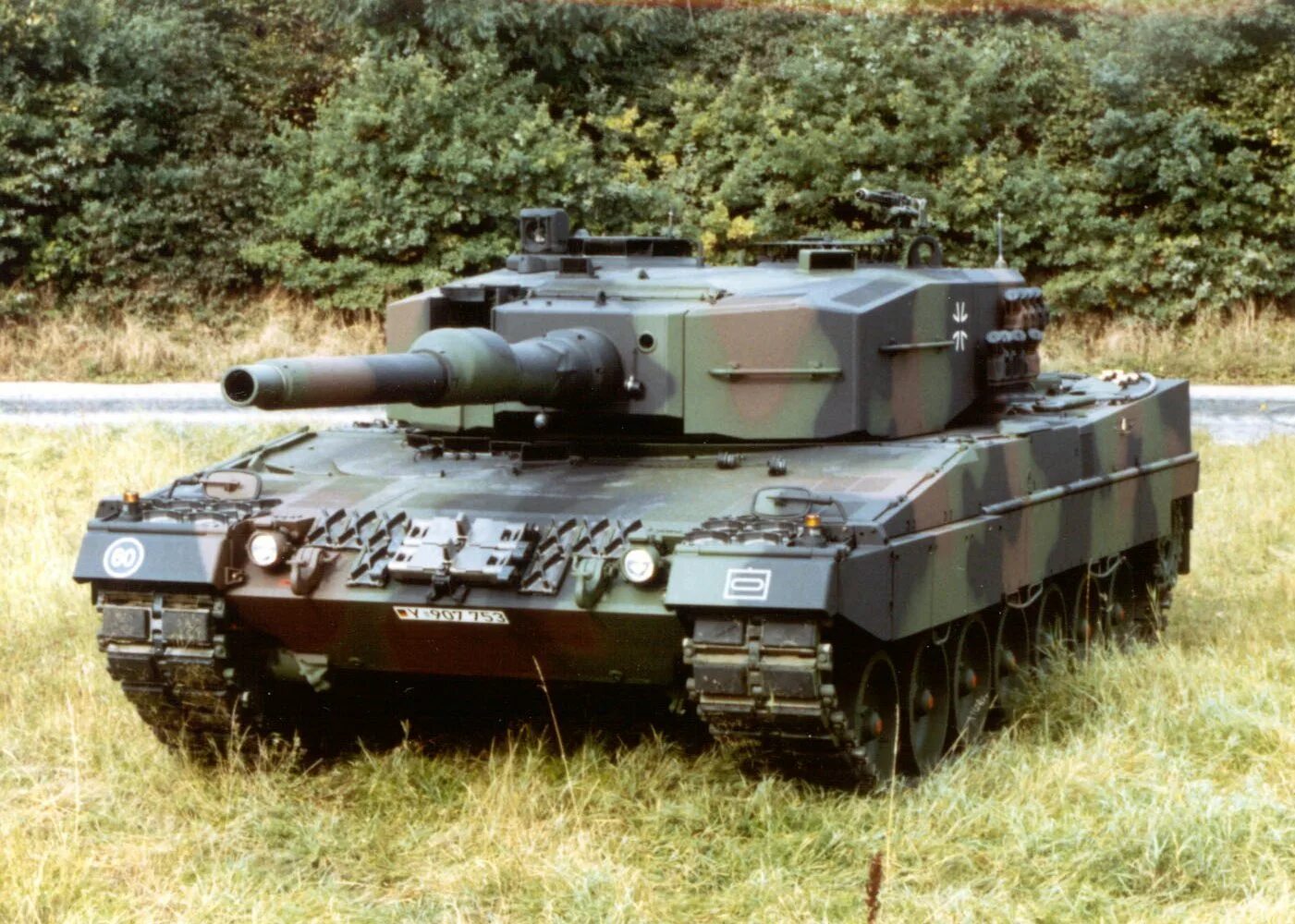 Леопард 2 количество. Leopard 2a4 танк. Танки Leopard 2a4. Танк леопард 2. Leopard 2a4 Бундесвер.