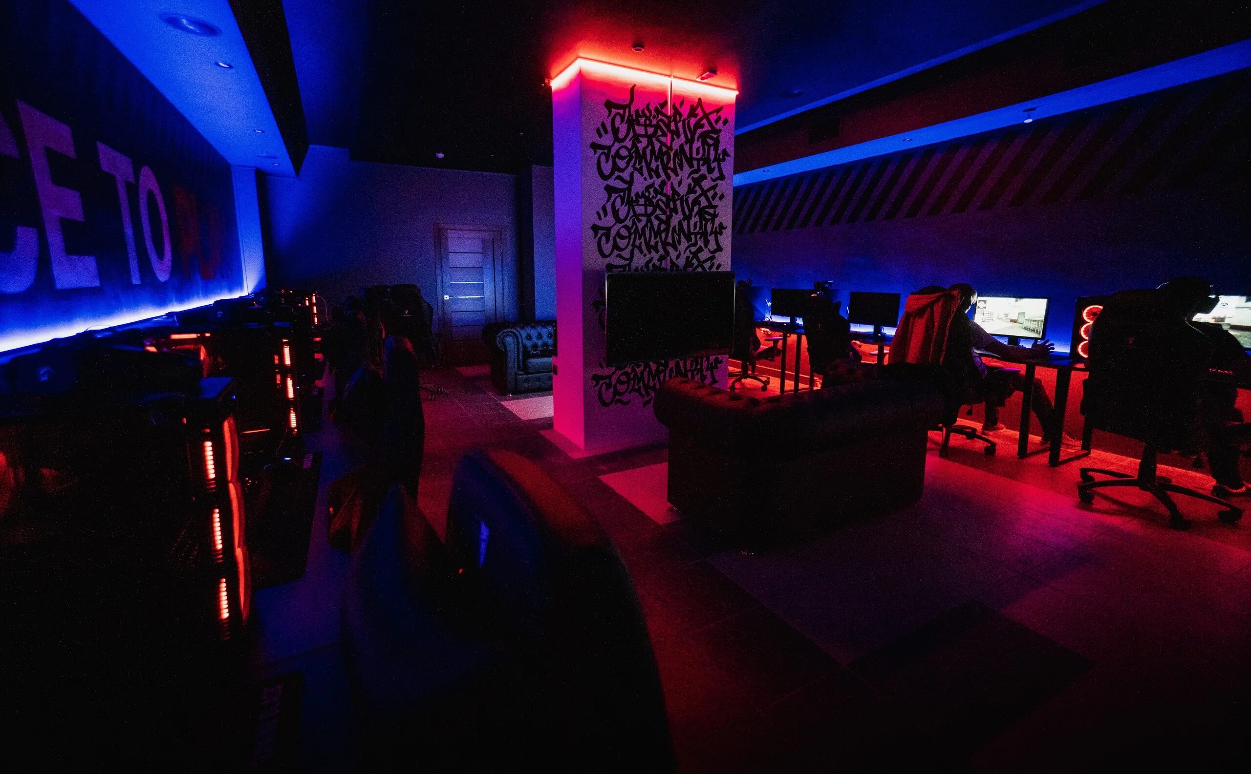 Торговый дом щелково. Ночные клубы щелково. Клуб вегас якутск. Андеграунд щелково клуб. Олег боровой уфа.