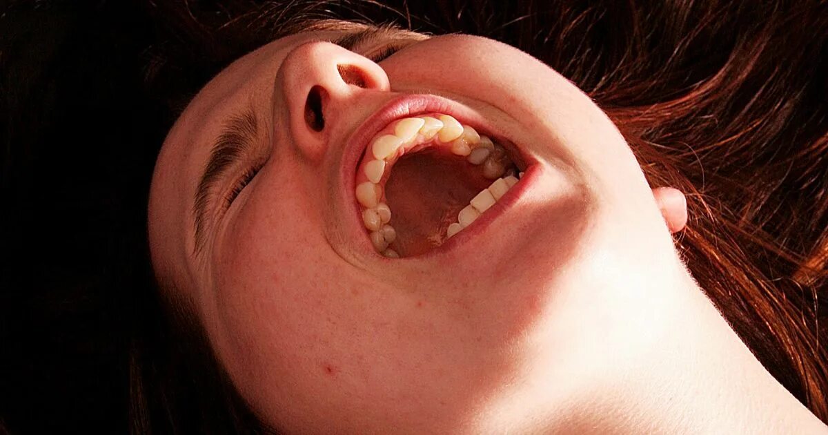 Облизывает губы. Открытый рот. Тейлор свифт открыла рот. Красивые девушки глотают. Кэмерон dee open mouth.