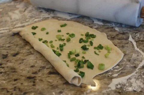 Лепешка с яйцами и зеленым луком