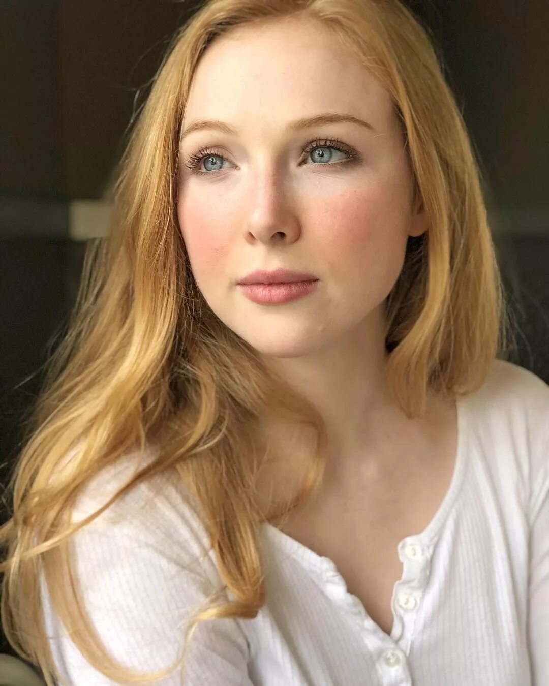 Quinn waters. Molly quinn. кейтлин куинн. актриса молли куинн. молли мак куин.