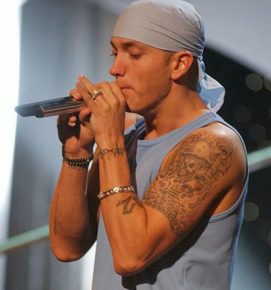 Том что в данное время. Эминем. Эминем 2003. 2002 Эминема. Eminem 2000.