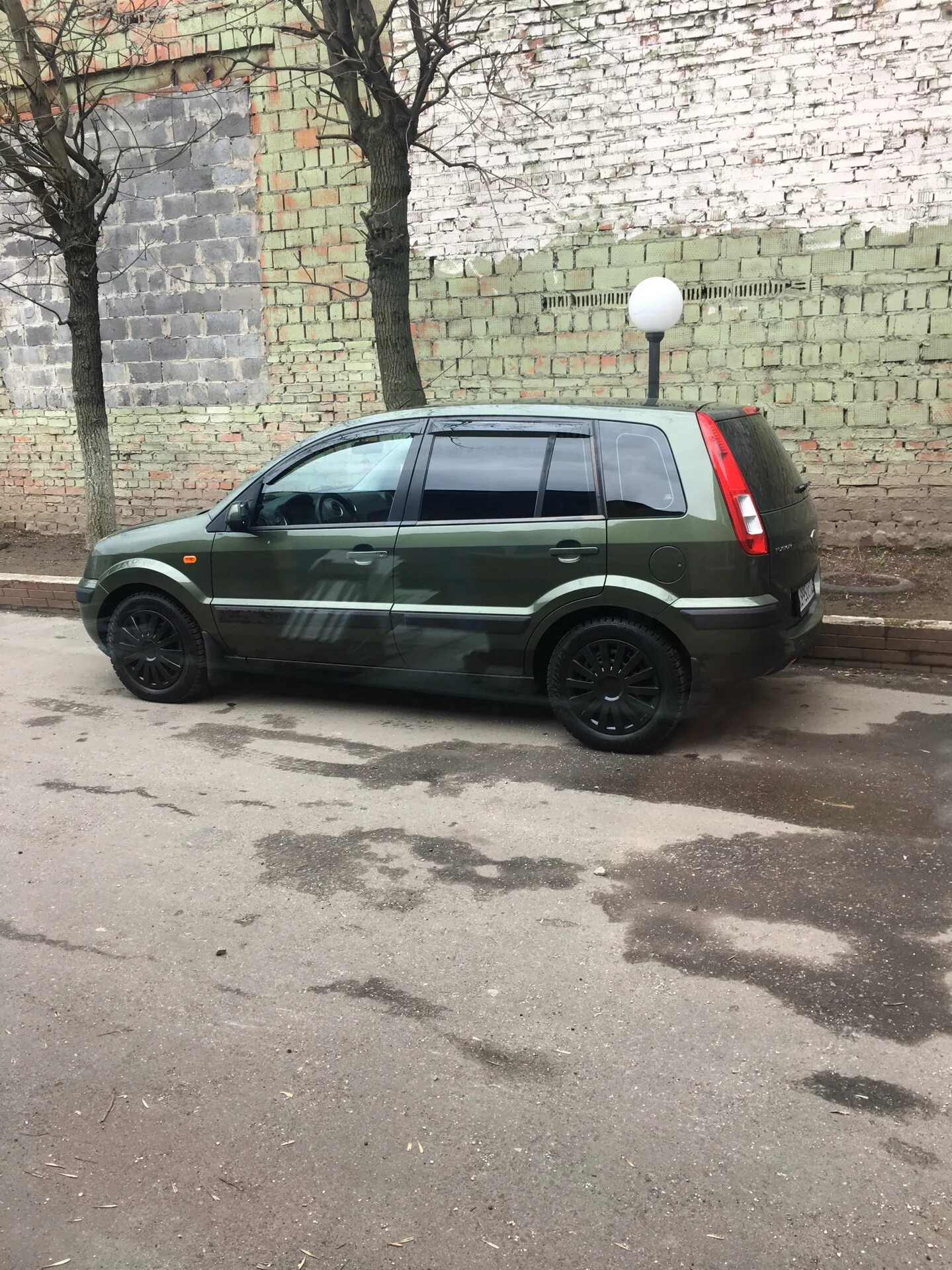 Подкрасил молдинги форд фьюжн. Молдинг ford fusion. Комплект молдинг дверей форд таурус. Покраска молдингов форд фьюжн. Молдинги ford fusion.