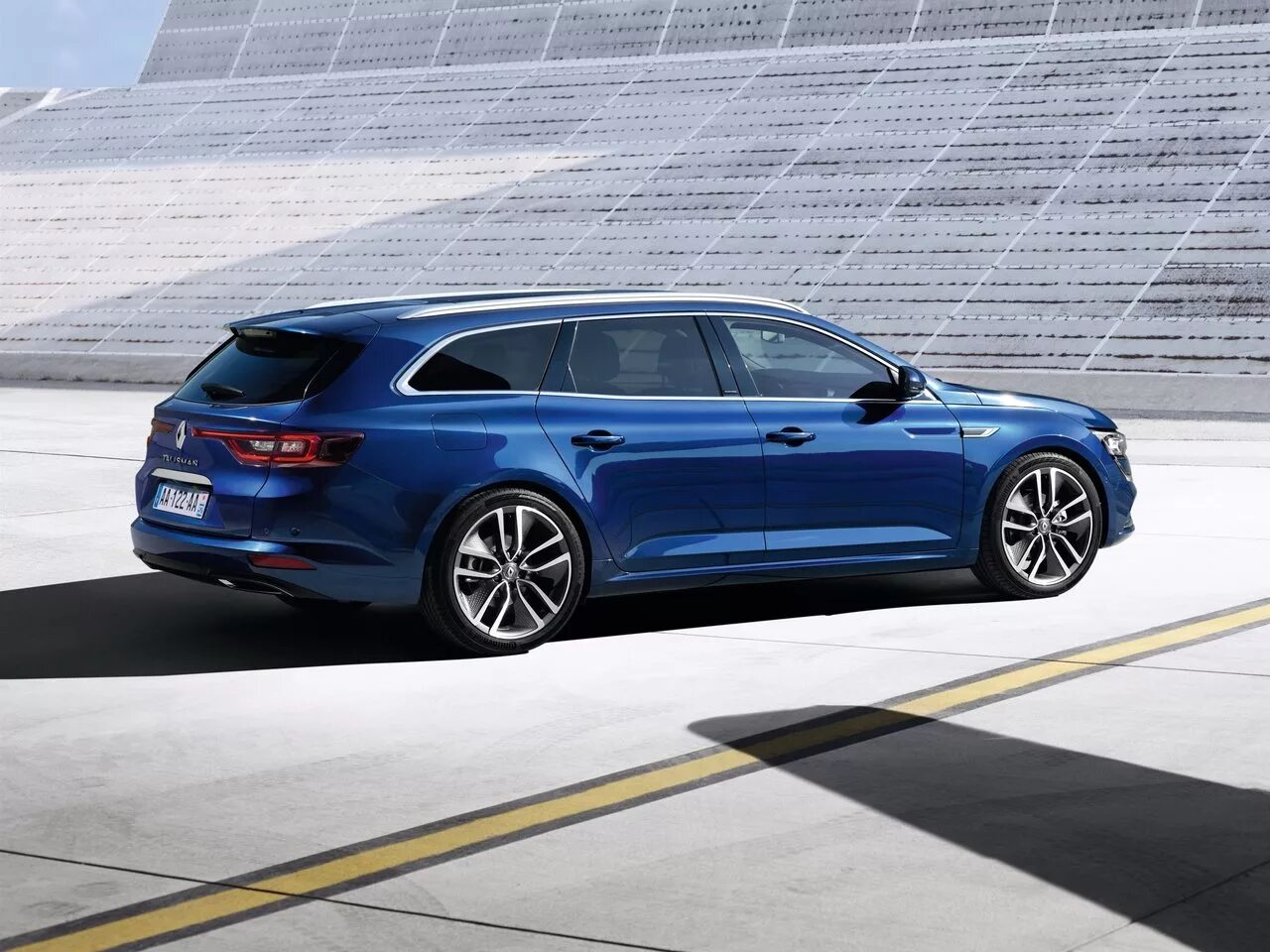 Рено универсалы цены. Renault Talisman 2021 универсал. Renault Talisman 2017 универсал. Рено талисман универсал 2019. Renault Talisman 2020 универсал.