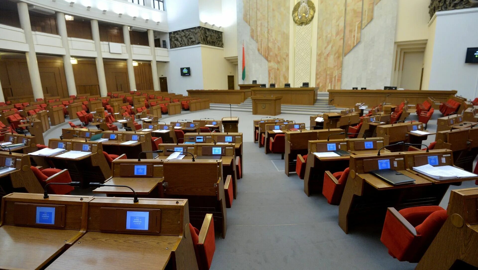 Палаты рб. Национальное собрание республики беларусь. Овальный зал дома правительства. Парламент минск. Парламент республики беларусь.