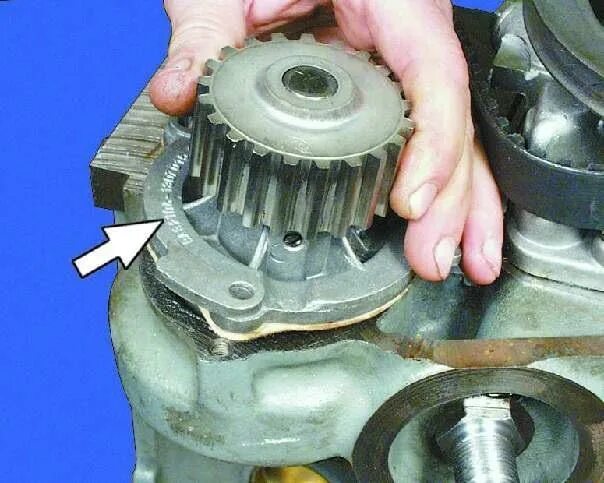 Как поставить помпу. Помпа ваз 2114 1. Насос водяной ока 1111. Помпа метка ланос 1. Как поставить помпу.