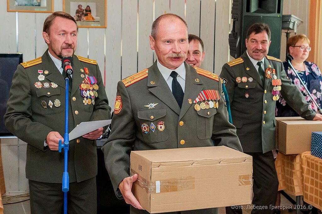 Каслинская 52 челябинск военкомат. Касли памятники. Приемные дни в военкомате. Военкомат снежинск. Ао радий касли.