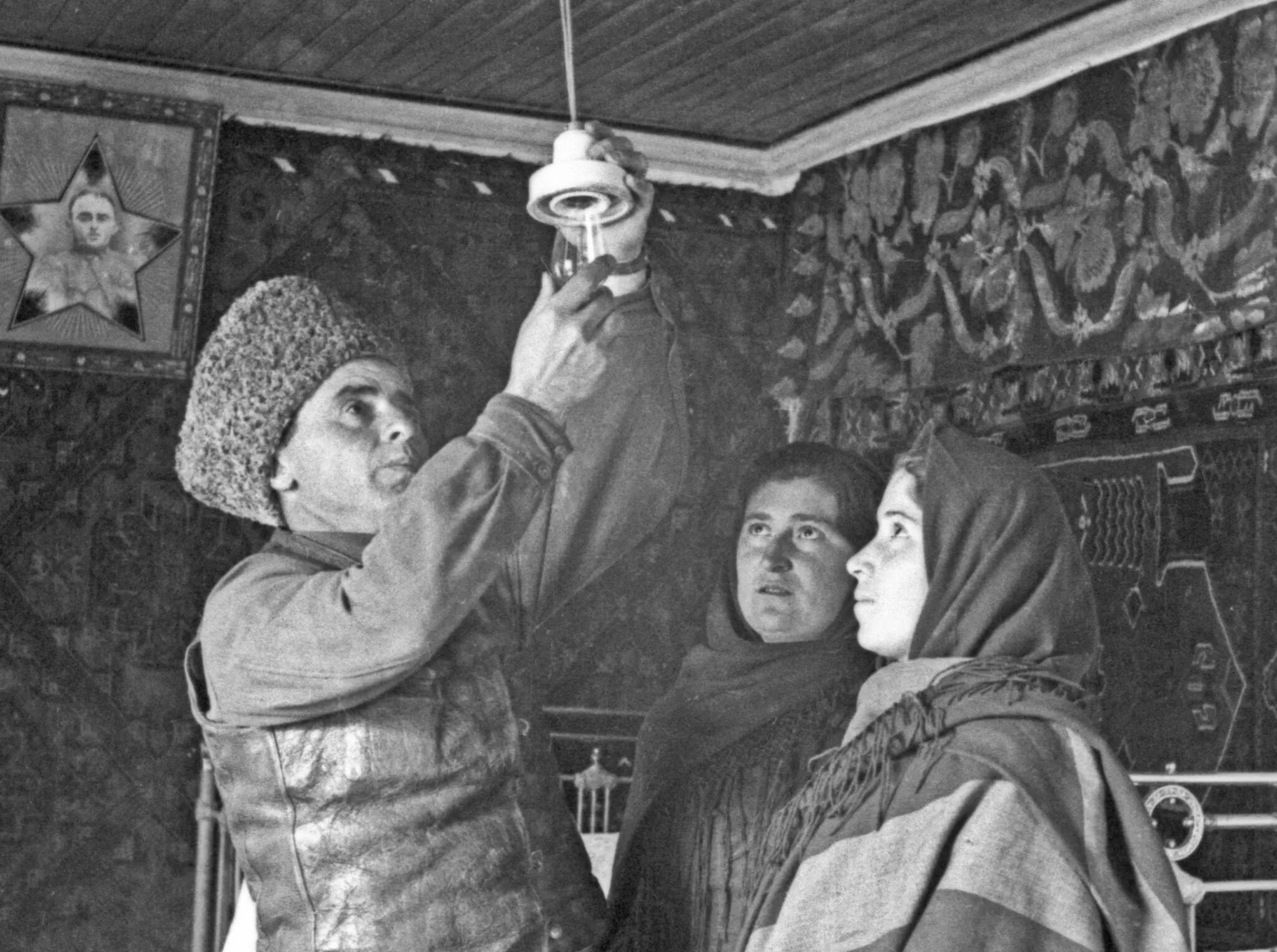 Дагестанская кухня сургут. Дагестан лезгины аварцы. Даргинцы даргинцы. Сафият джалганская. Дом петра 1 в дербенте.