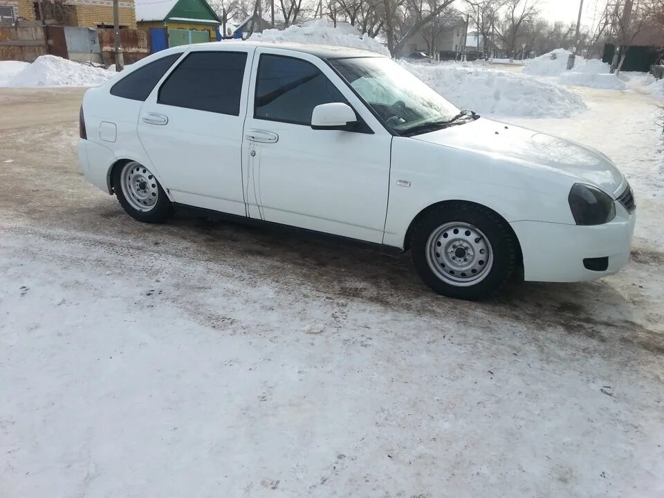 Белая приора седан -90. Приора -90 занижение хэтчбек. Приора 90 хэтчбек. Приора 90 хэтчбек. Приора 90 хэтчбек.