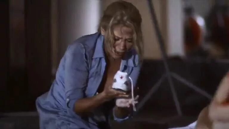 Сериал след антонова. Отпечатки ножек. Валентина антонова след. Сериал след рогозина тихонов. Следы на снегу.