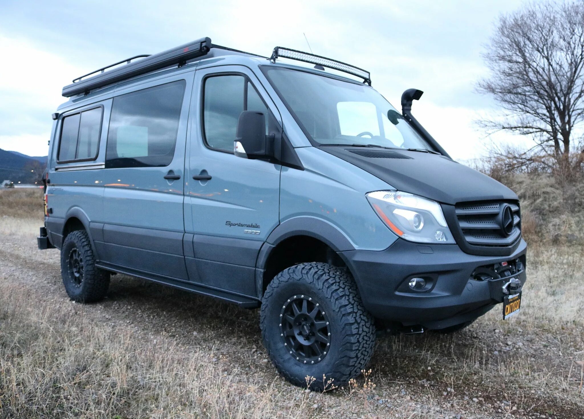 Мерседес спринтер 4. Mercedes-Benz Sprinter 4wd. Мерседес Спринтер 4x4. Mercedes-Benz Sprinter 4x4 313. Mercedes Sprinter van 4x4.