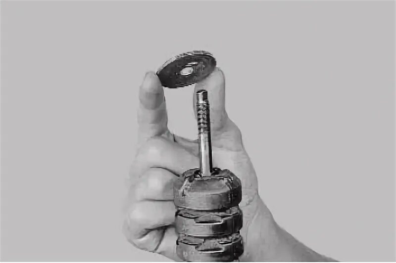 Replacing the shock absorber rear suspension (Renault Logan 1, 2004-2012, petrol