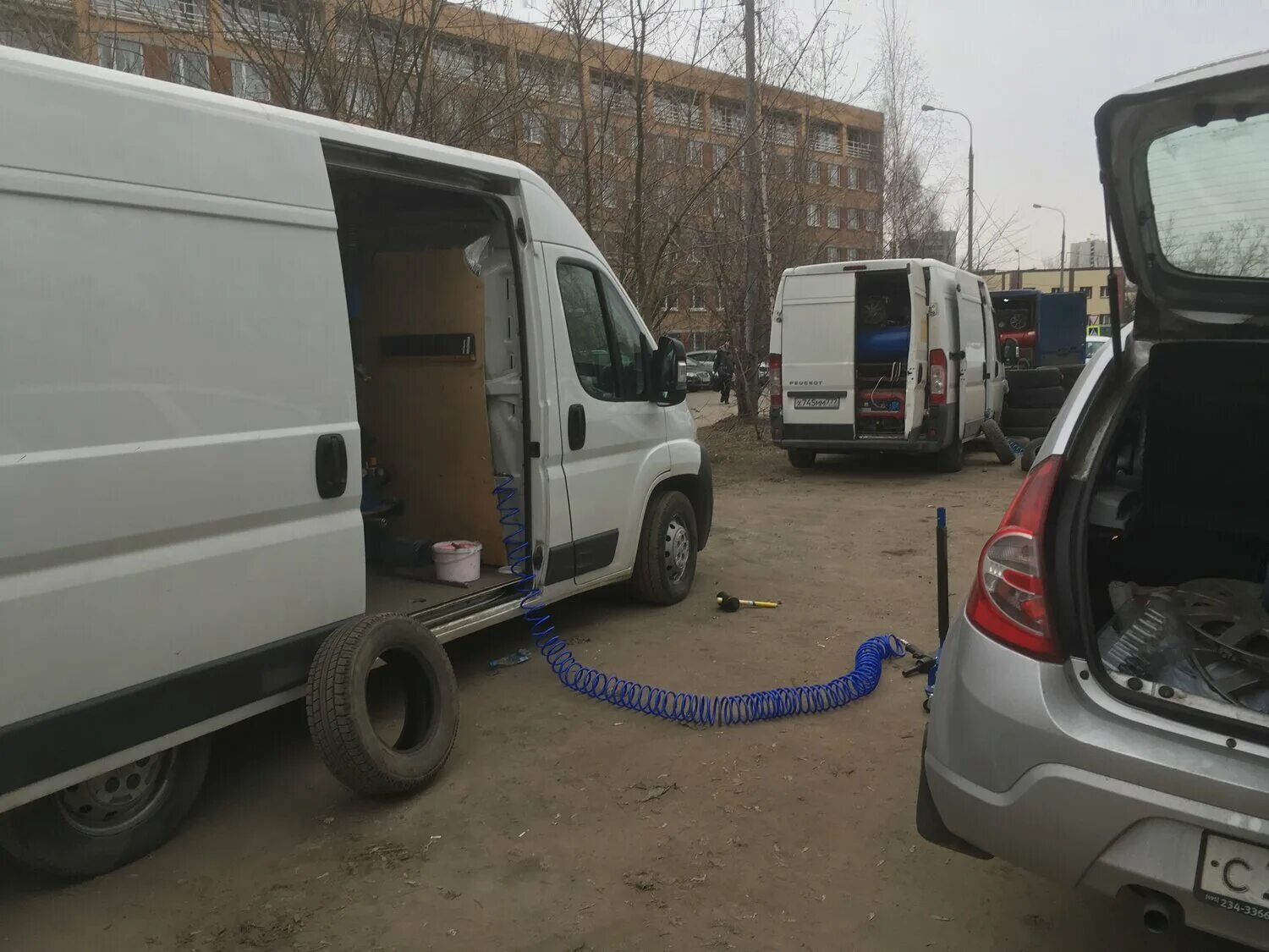 Выездной автосервис. Мобильный шиномонтаж 24. Выездной шиномонтаж пмр. Выездной шиномонтаж круглосуточно. Выездной грузовой шиномонтаж.