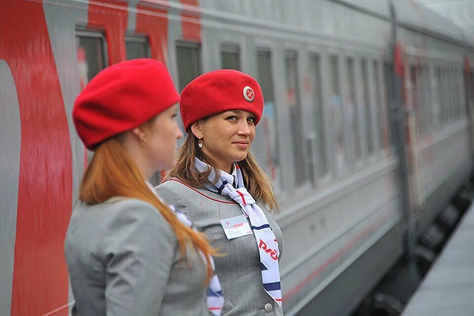 Проезд работников ржд. Проводник ржд. железнодорожник оао ржд. работники ржд. работницы железной дороги.