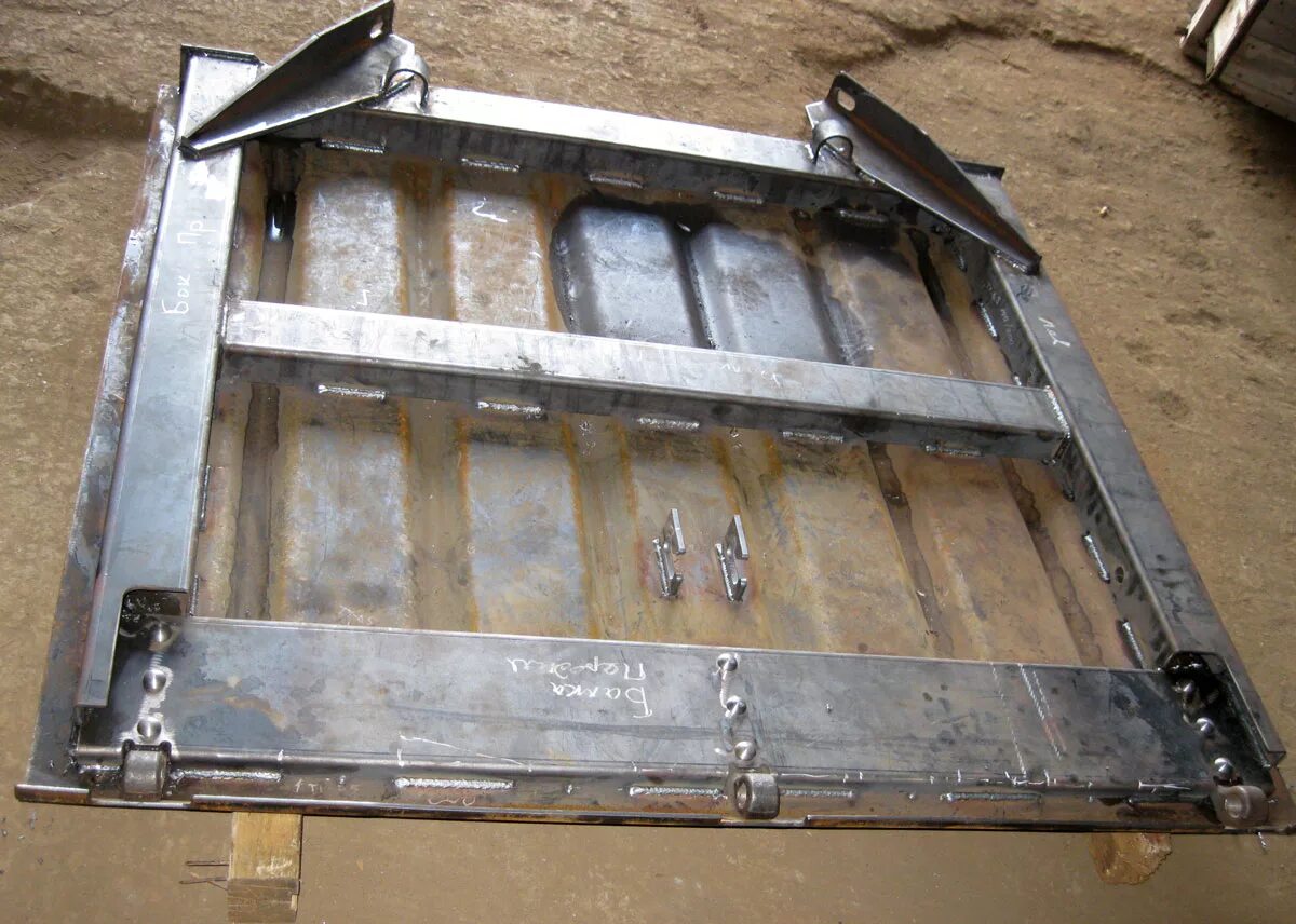 000. крышка люка 757. 01. 50. крышка люка полувагона дм 2012.