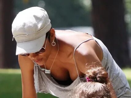 Halle berry nipslip