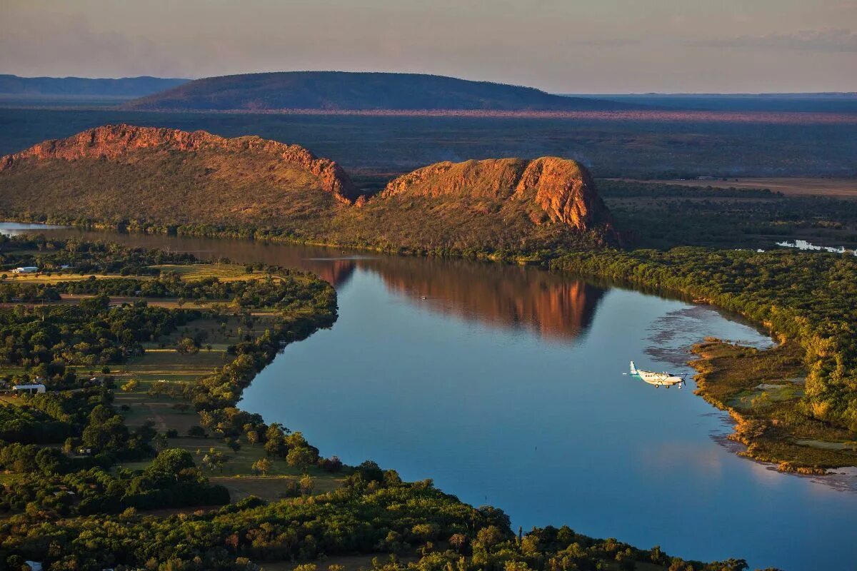 В австралии есть озера. Озеро Эйр в Австралии. Река Эйр Норт. Эйр река в Австралии. Кэтлин Спрингс Австралия.
