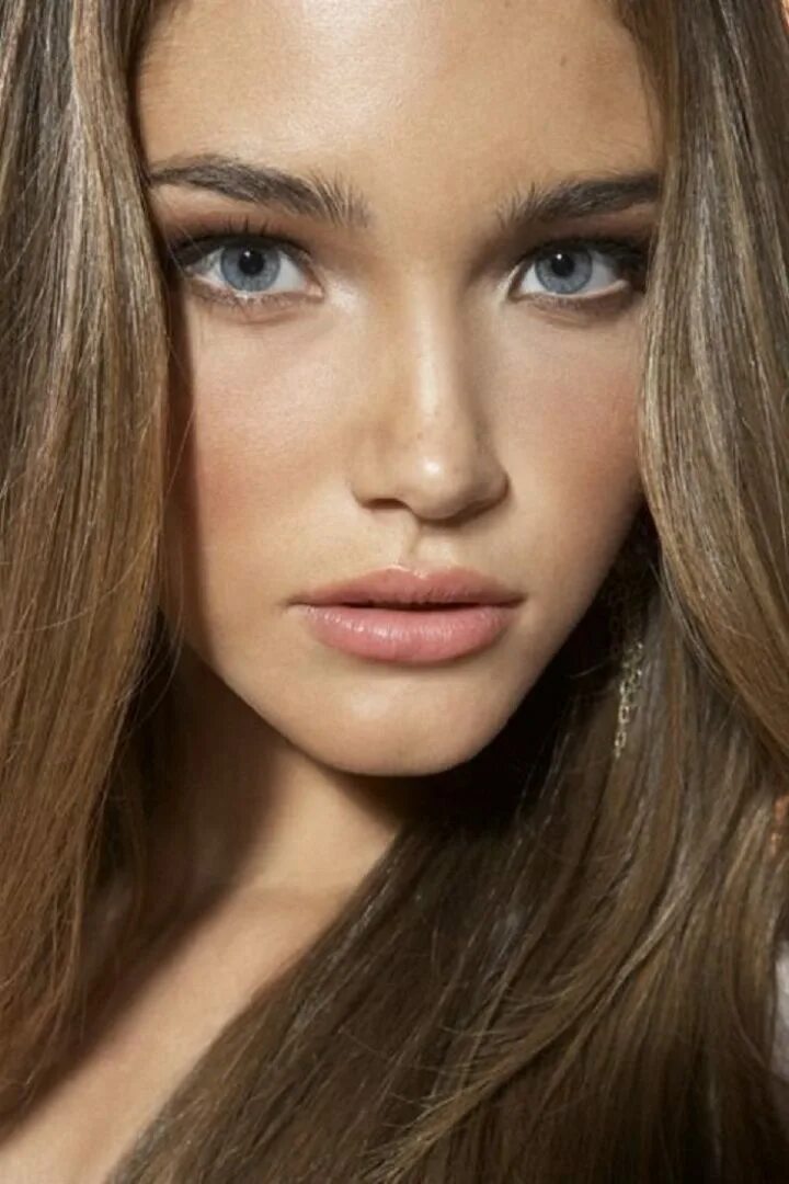 Алина ищенко. Джиджи хадид бейби фейс. Русые волосы с пепельным оттенком. Блонд натуральные оттенки. Русый цвет волос.
