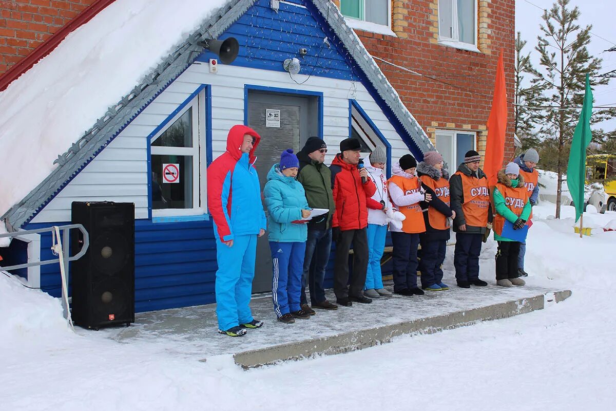 Погода агириш хмао на 10. Приобье лыжная база. Поселок Приобье Октябрьский район Тюменская область. Спортшкола Приобье. Лыжные гонки Октябрьская СОШ ХМАО.