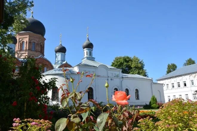 Погода покров владимирская на неделю. Свято Введенский монастырь. Введенский монастырь Покров. Переяславль Свято Введенский. Село Златоуст Свято Введенский монастырь.