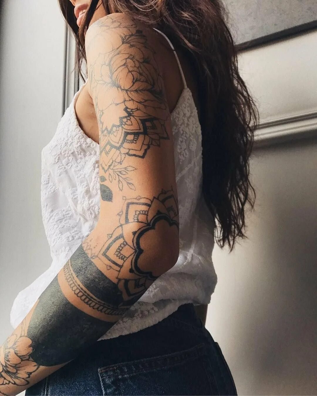 Тату деми ловато. Красивые татуировки для девушек. Красивые тату для девушек. Тату для сильных девушек. Эрин уоссон татуировки.