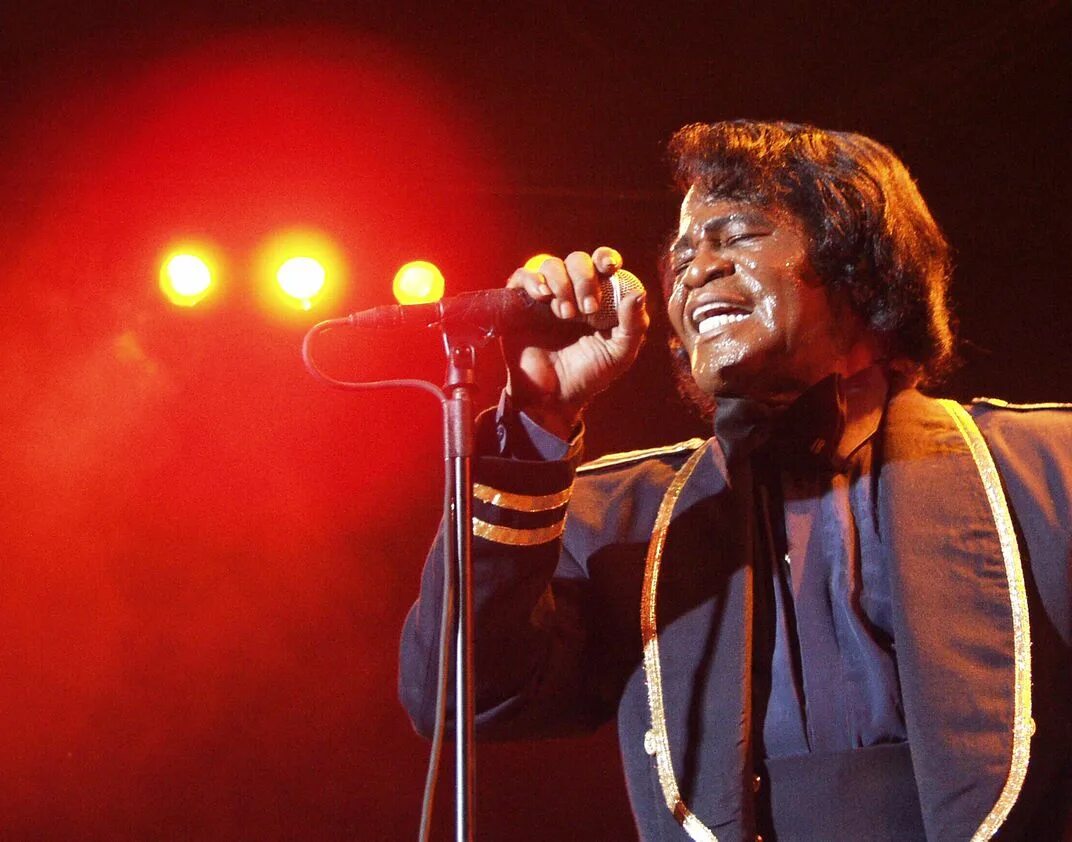 Музыка brown. James brown 2005. Музыка brown. James brown певец. James brown певец.