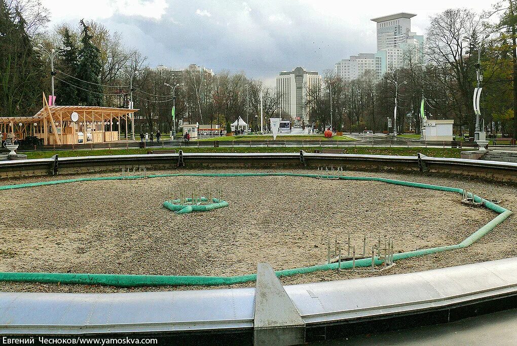 51 парк. Фонтанная площадь сокольники. парк сокольники площадь. фонтанная площадь парк горького. парк сокольники фестивальная площадь.