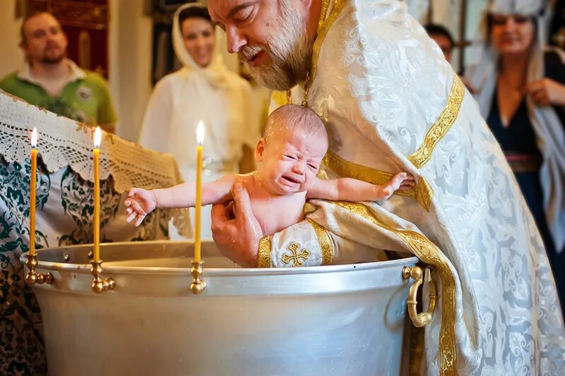 Крестины. Таинство крещения ребенка. Крещение малыша. Крещение девочки в церкви. После крещения младенца