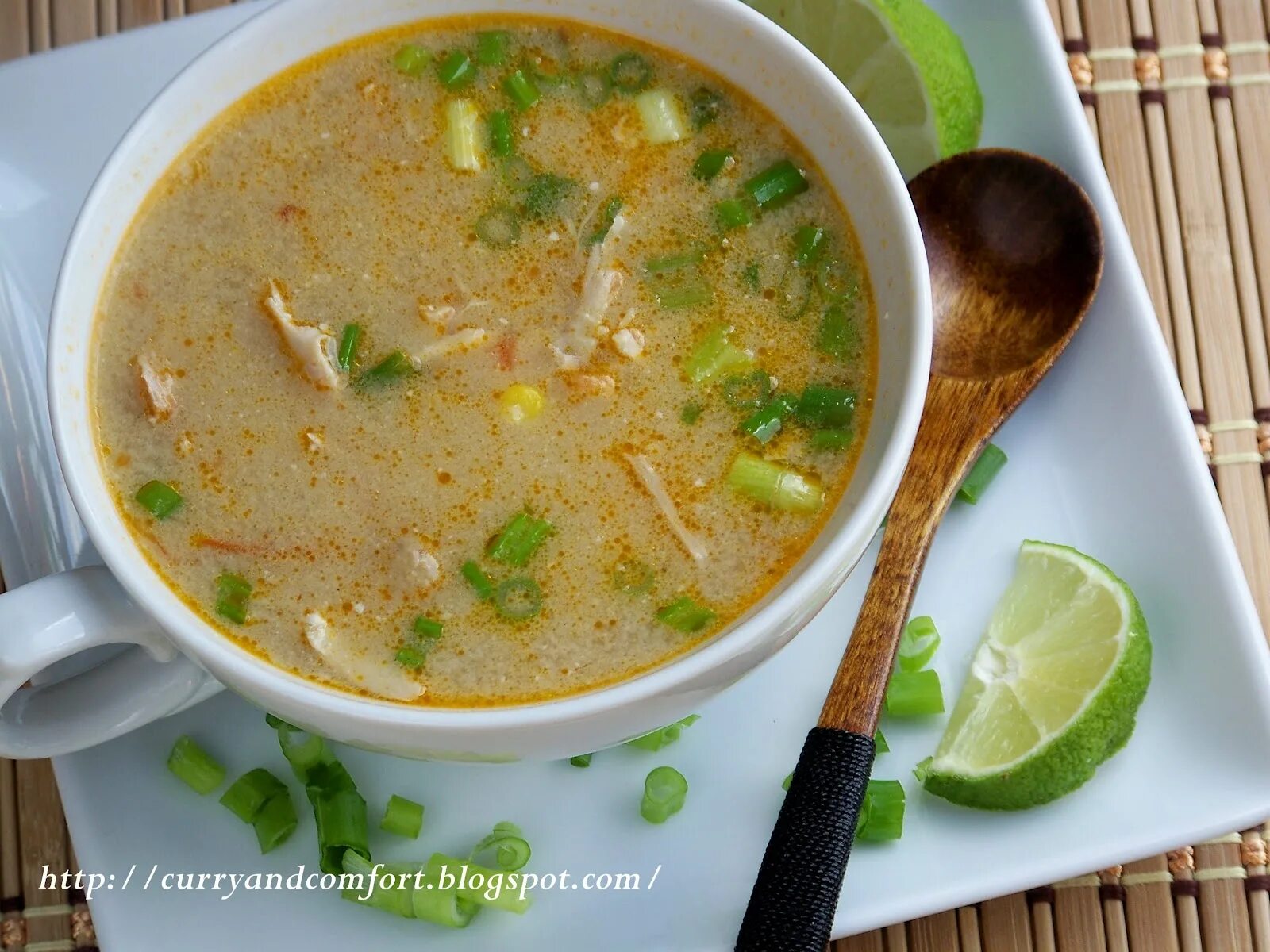 Суп том кха. Овощной суп на кокосовом молоке. Суп карри тай. Суп с кокосовым молоком. Лебеда суп.