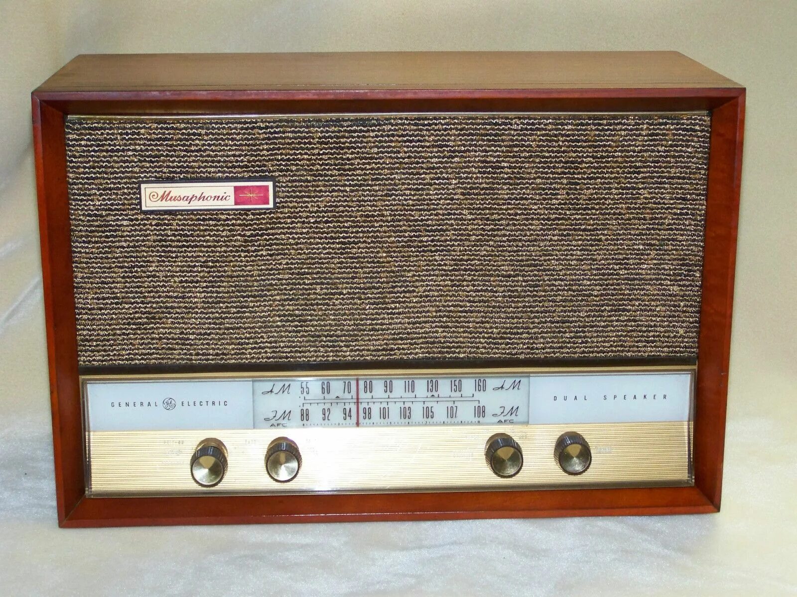 Самый дорогой радиоприемник ретро. General Electric fm/am Radio. Первая модель Радиопроводника. Tube fm 30. Radio model