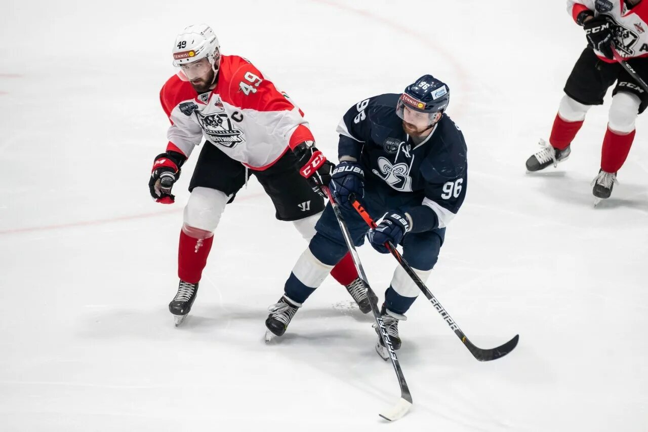 Нефтяник спб. Миллер нефтяник. Нефтяник спб. Нефтяник спб. Нефтяник санкт петербург.