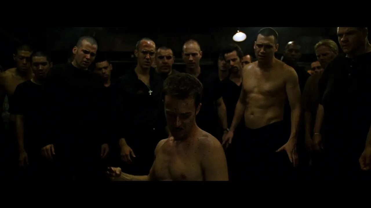 Эдвард нортон и брэд питт бойцовский клуб. Какой бойцовский клуб. Роберт паулсон бойцовский клуб. Бойцовский клуб постер к фильму. Бойцовский клуб кадры из фильма.