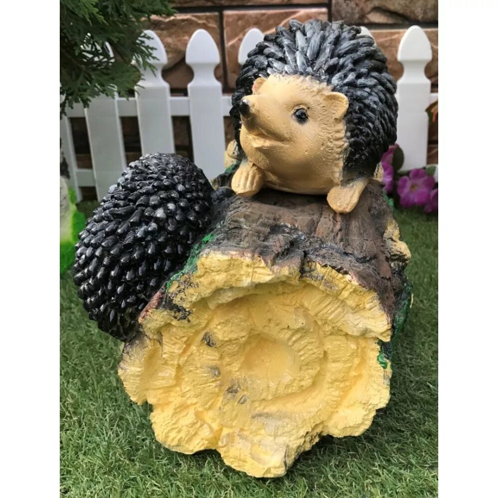 ежик на пеньке. садовая фигура пень. фигурка ежик на пне. торт ёжик.