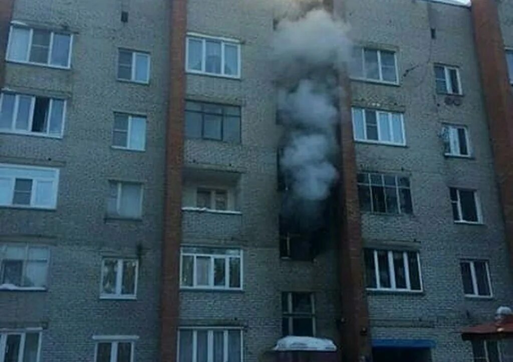 Пожар в раменском сегодня ночью. В раменском сгорел дом. Пожар в раменском сегодня ночью. Пожар в раменском сегодня сейчас. Пожар в раменском сегодня ночью.