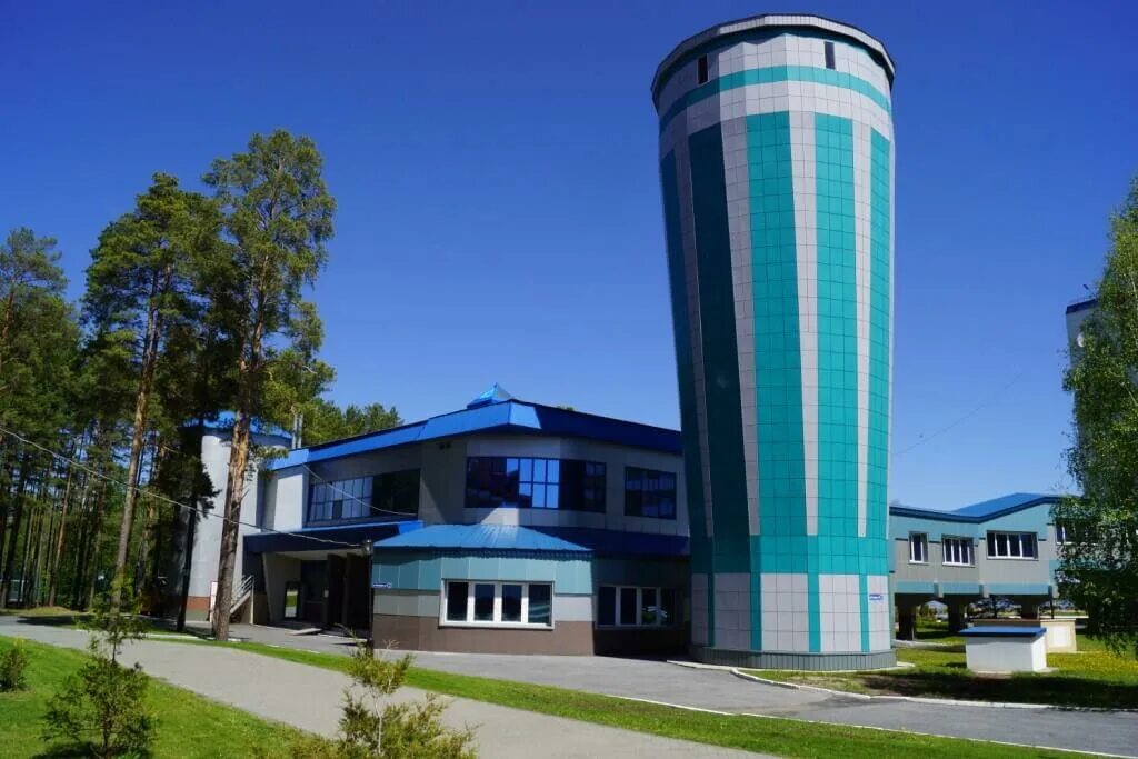 Озеро тараскуль и санаторий. Санаторий тараскуль тюмень. Санаторий большой тараскуль тюмень. Центр реабилитации тараскуль тюмень. Здравница тараскуль тюмень.