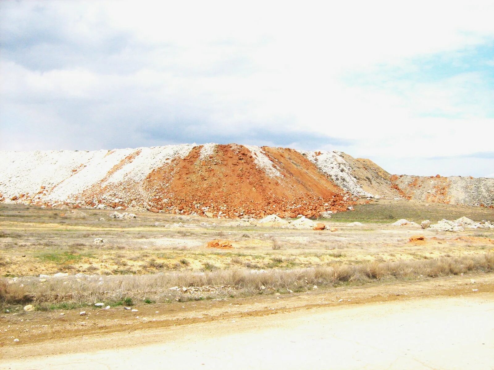 Атырау индер. Индерборское солёное озеро. Атырауская область озеро индер. Соленое озеро индерборский. Озеро индер казахстан.
