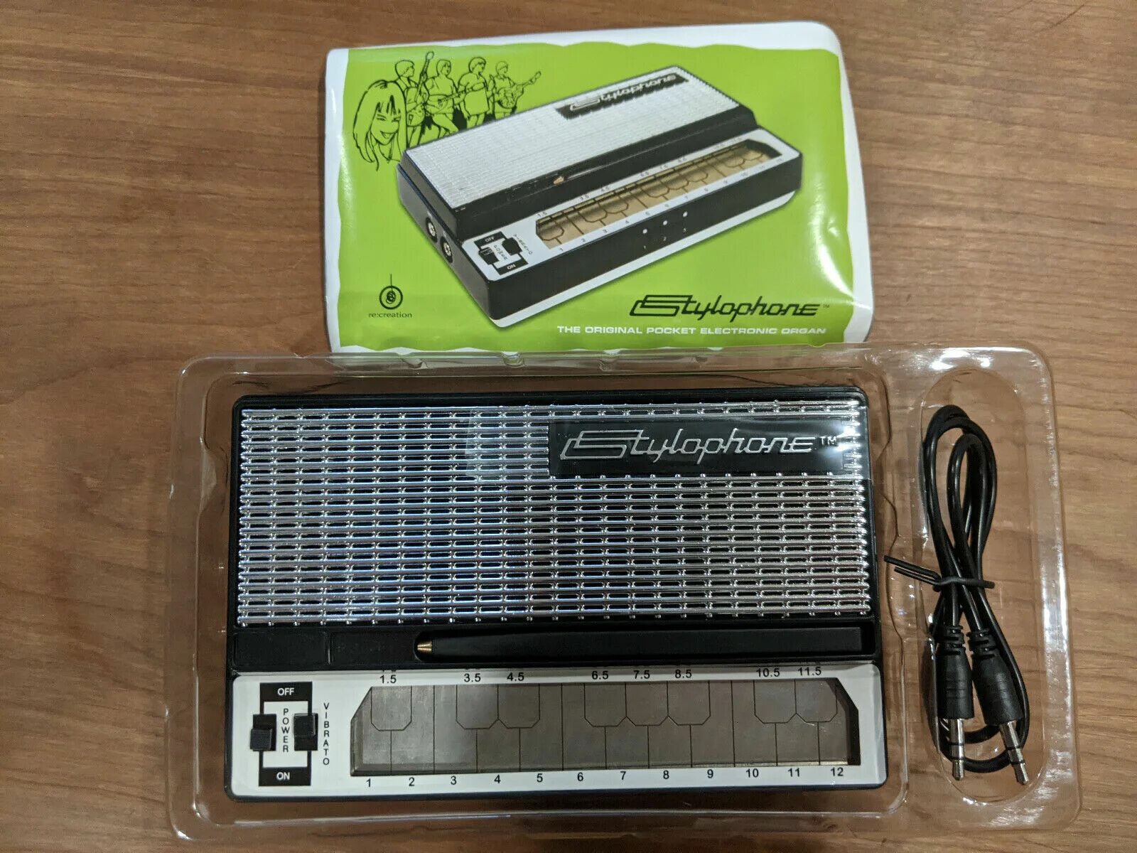 Стилофон купить озон. Stylophone Retro Pocket Synth производитель. Синтезатор Stylophone. Stylophone за 2000. Стилофон Озон.