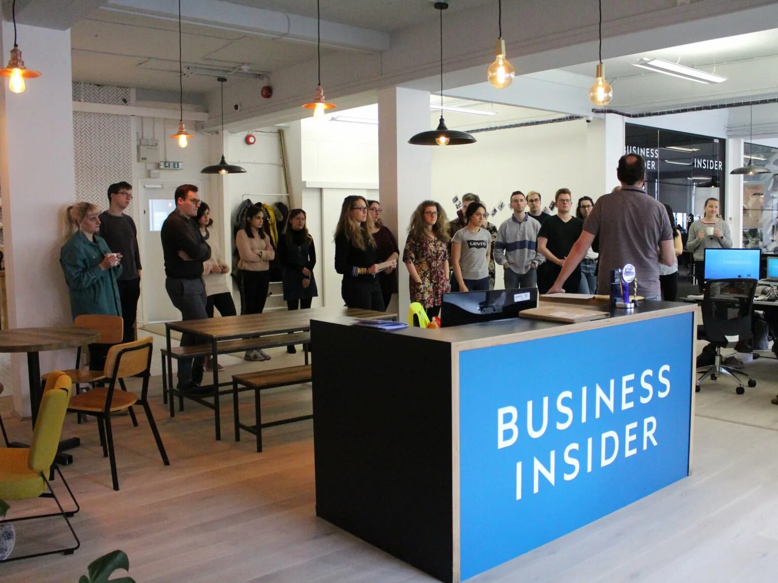 Бизнес инсайдер. Business insider. Бизнес инсайд. Business insider офис. Бизнес инсайд.