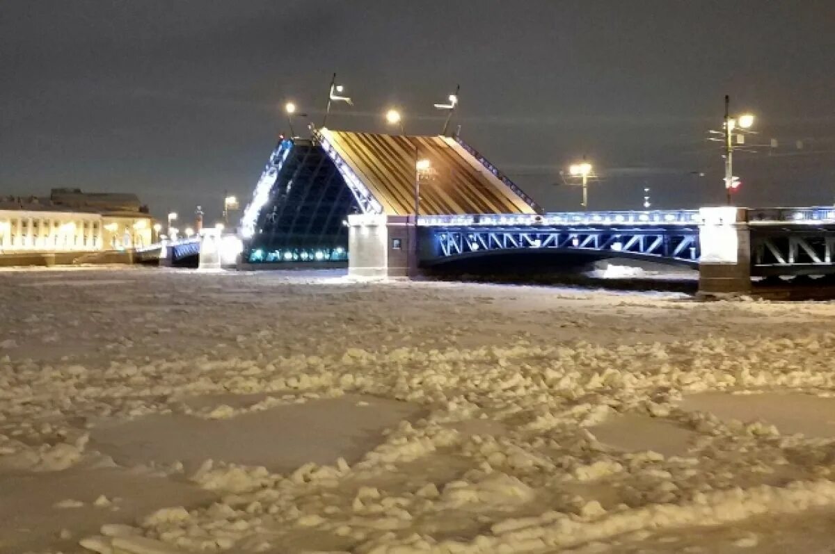 Дворцовый мост в Санкт-Петербурге. Дворцовый мост Санкт-Петербург зима. Дворцовый мост в Санкт-Петербурге 2023. Дворцовый мост в Санкт-Петербурге развод.