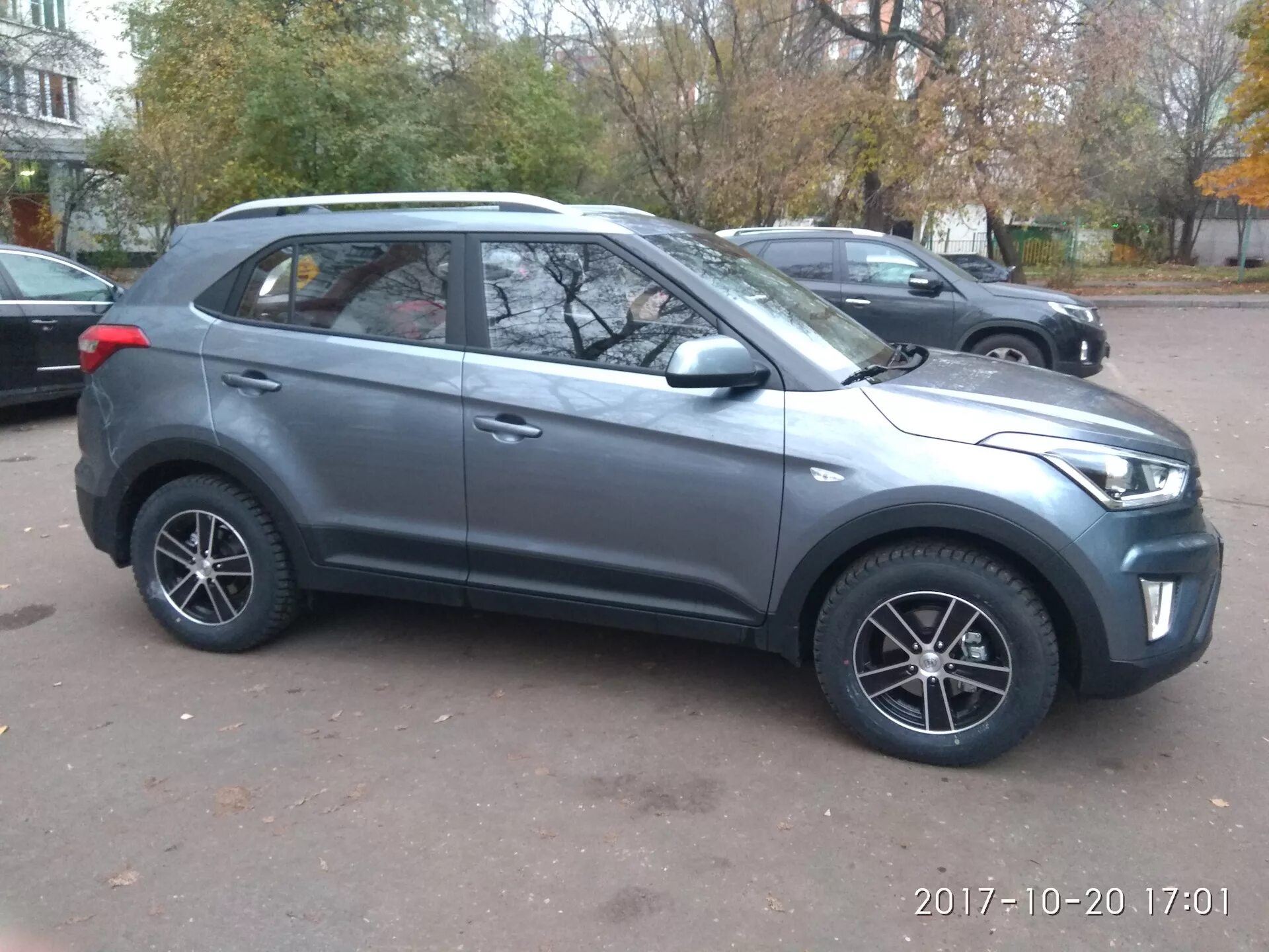 Резина на hyundai creta. Диски Hyundai Creta r16. Колеса Hyundai Creta r16. R16 на Хендай Крета. Шины at Creta Hyundai r16.