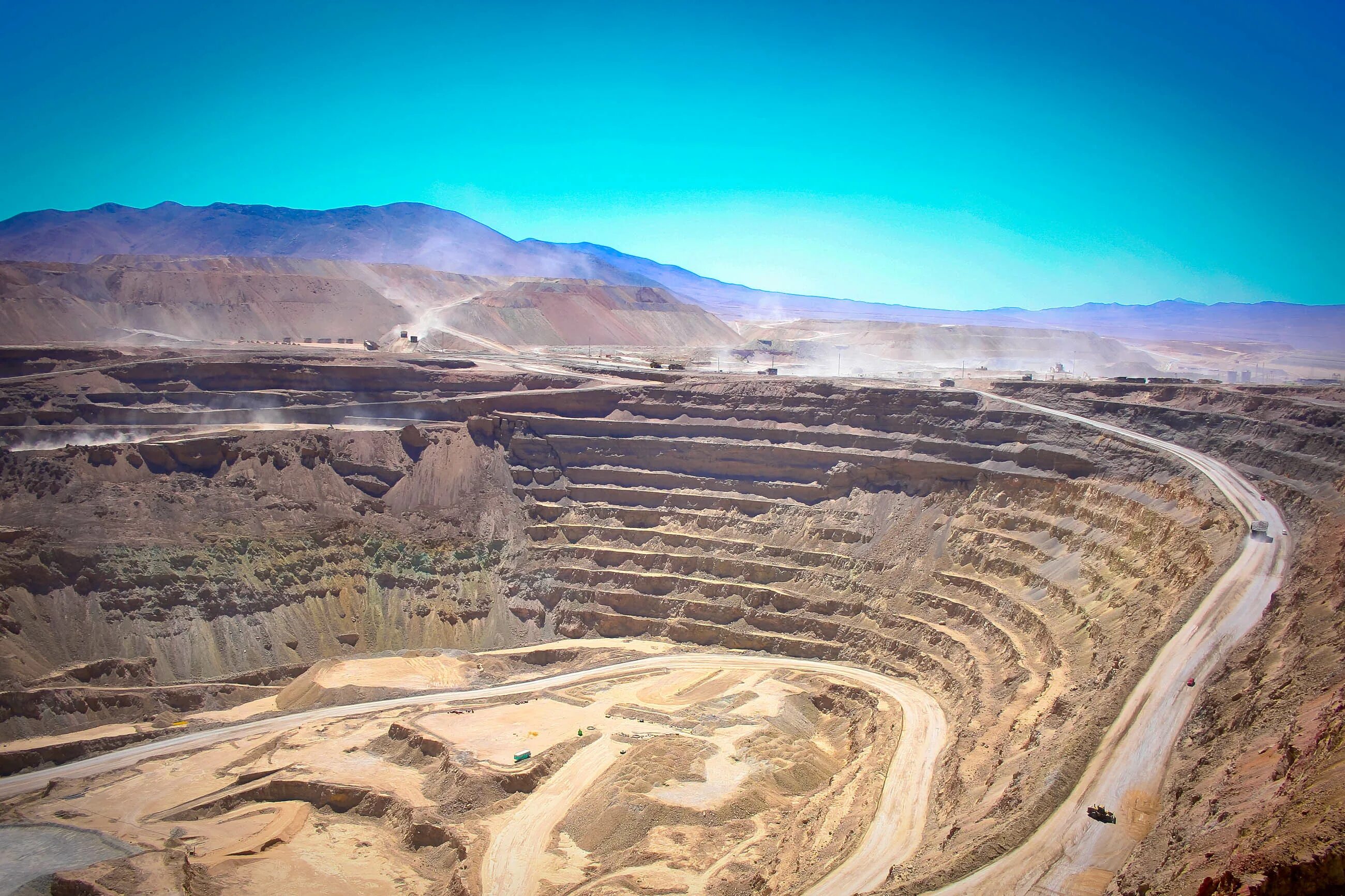 Каньон бингхем. Карьер «бингем-каньон» в сша. Карьер с автосамосвалом. Карьеры сша. Серебряные рудники.