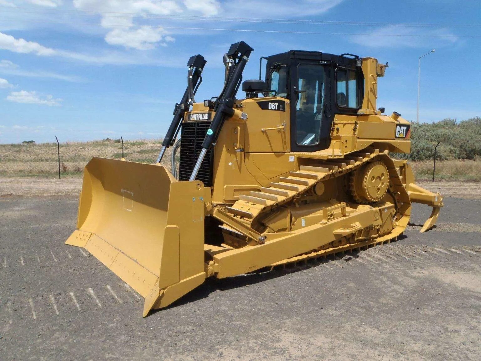 Бульдозер caterpillar d9r. Катерпиллер d8r. Бульдозер cat d6. Caterpillar cat d6r. Бульдозер кат д6р болотник.