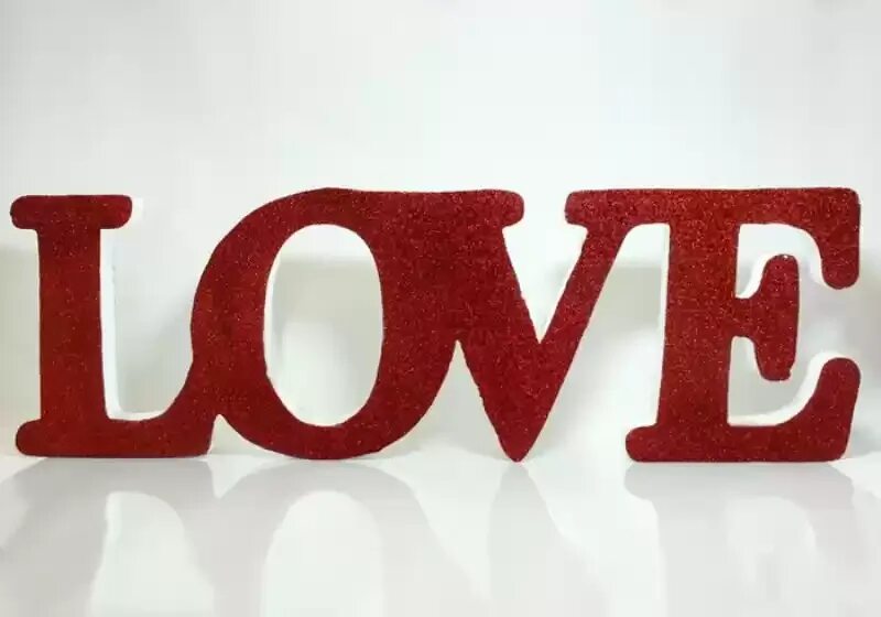 Красивая надпись love. Love надпись. надписи про любовь. надпись love для фотосессии.