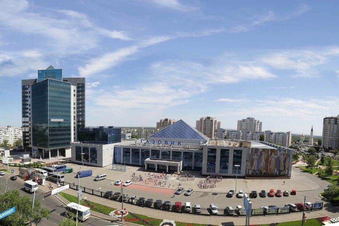 Газовик оренбург телефон. Газовик оренбург фото. Газовик оренбург на чкалова. Дк газовик оренбург. Стадион фк оренбург.