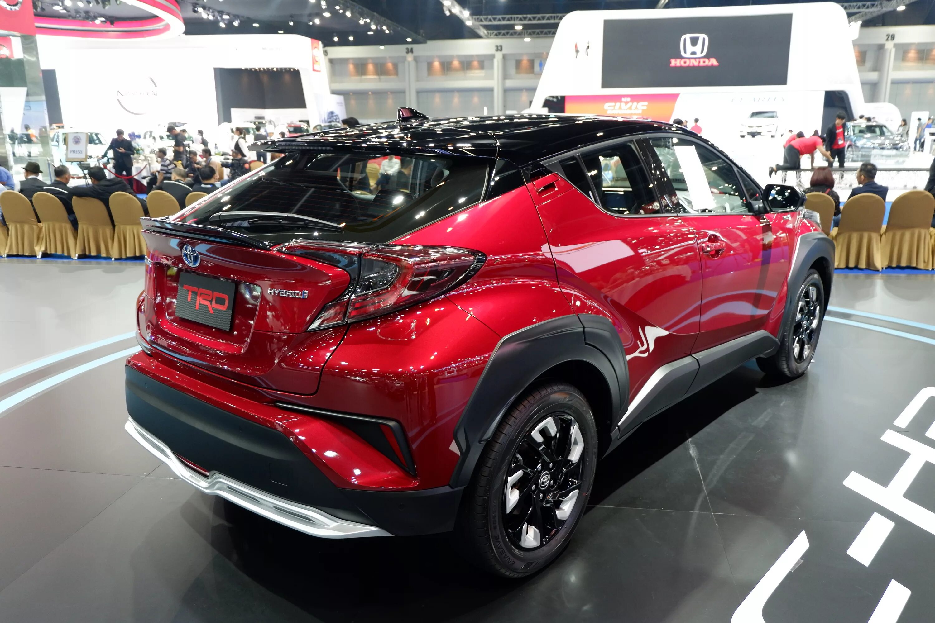 автосалон тойота. Toyota camry 2018 2. камри 2018 года. тойота римского корсакова 3. новая тойота камри концепт.