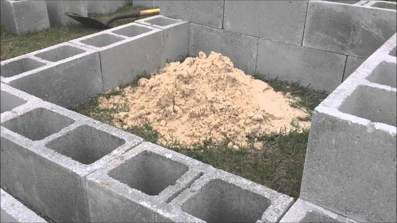 Шлакоблока видео. Ступени из шлакоблока. ступеньки для крыльца из шлакоблока. ступеньки из шлакоблока своими. углярка из шлакоблока в земле.