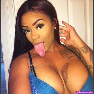 Long Tongue Fetish  longtonguelewis  diqueentongue  longtonguelewis Nude...
